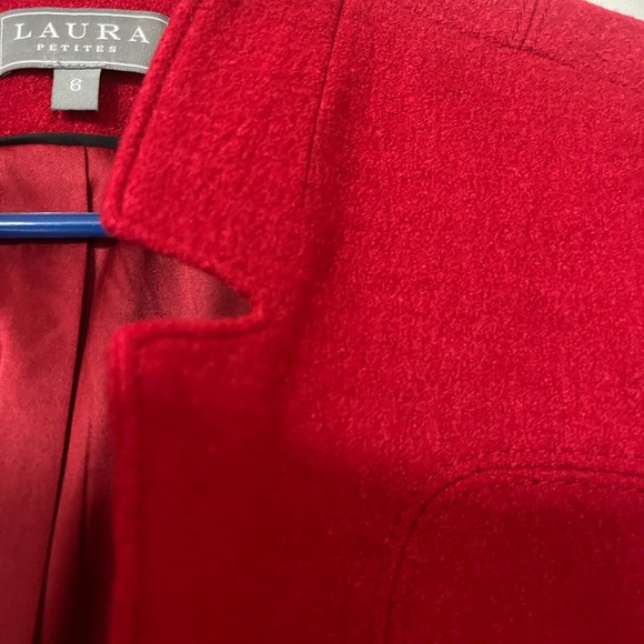 Woman vest jacket. - Picture 3 of 5